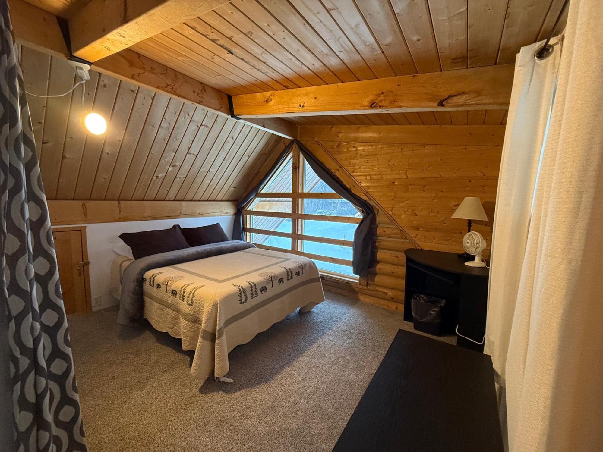 Talkeetna Log Cabin With Hot Tub Unit 1 Eksteriør billede