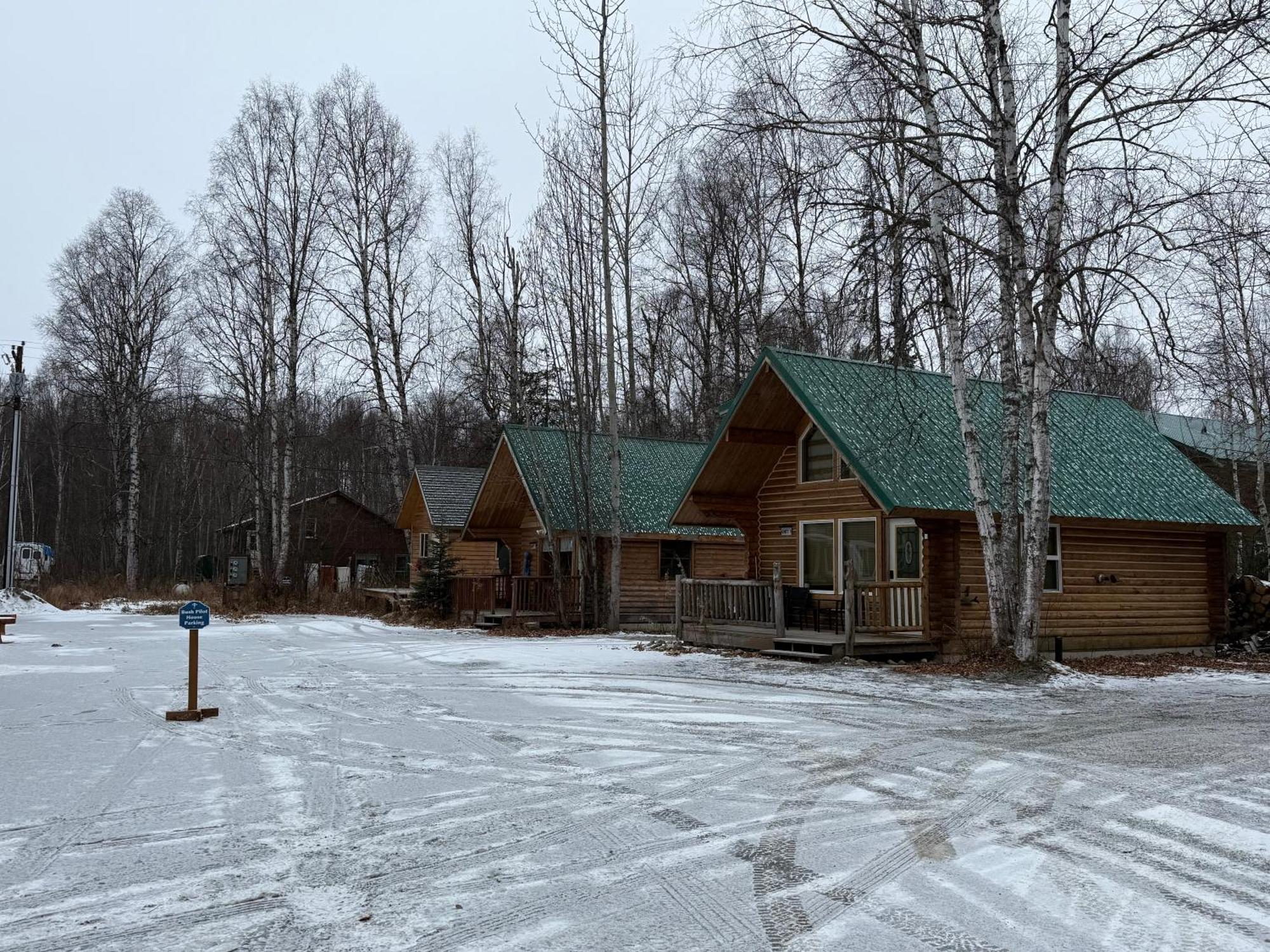 Talkeetna Log Cabin With Hot Tub Unit 1 Eksteriør billede