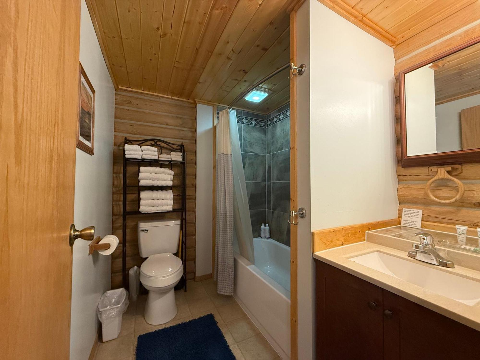 Talkeetna Log Cabin With Hot Tub Unit 1 Eksteriør billede